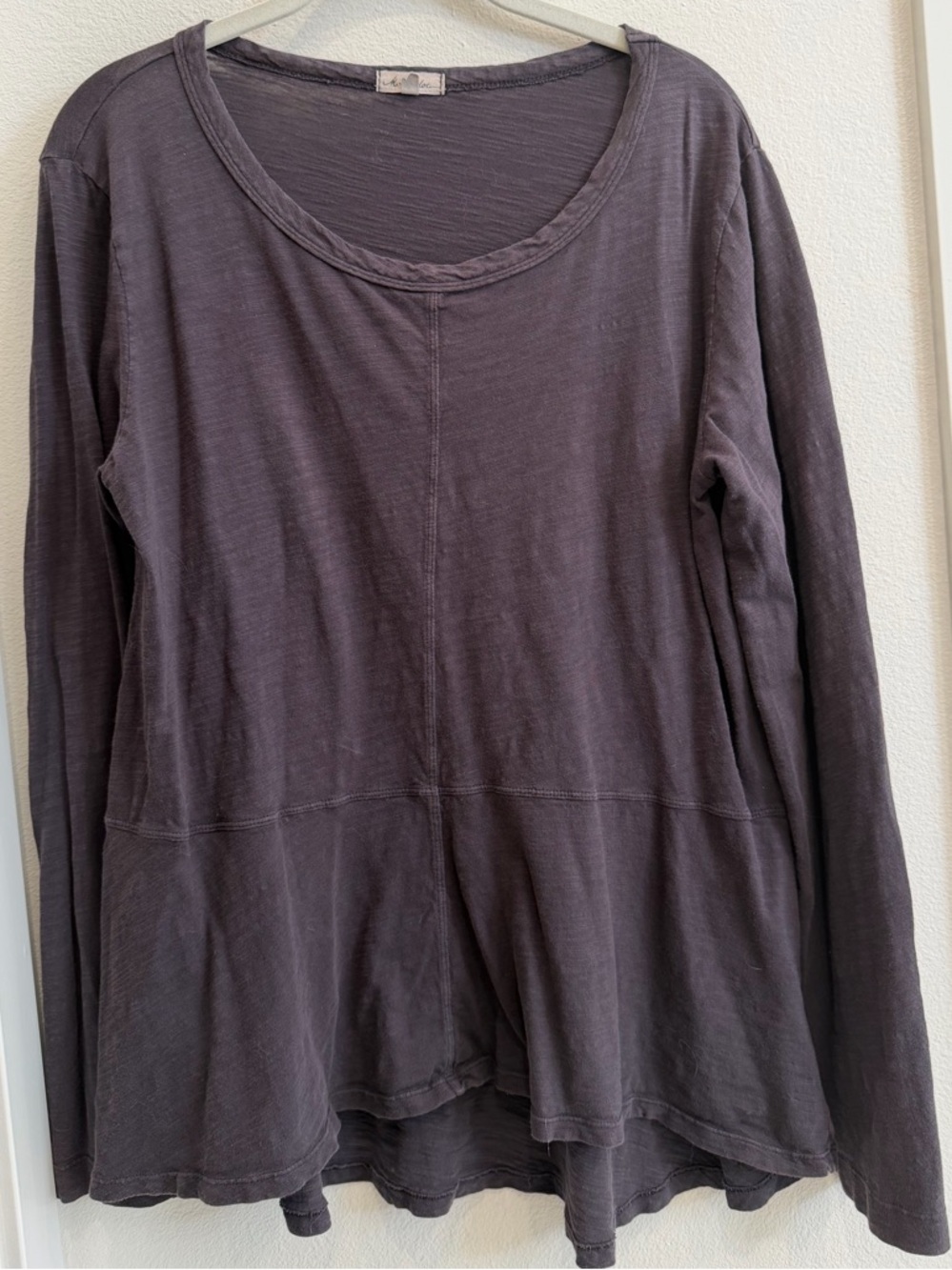 Mododoc Women's Long-Sleeve Scoop Neck Top - Charcoal, medium